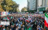 اهتزاز پرچم ایران و طنین لبیک یا خامنه‌ای/ پرچم آمریکا و اسرائیل زیر پای راهپیمایان