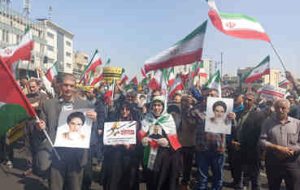 راهپیمایی نمازگزاران تهرانی در حمایت از دفاع مشروع سپاه