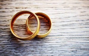 ازدواج زودهنگام و آسیب‌هایش