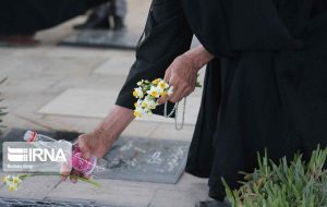 میهمانی لاله‌ها در تمامی گلزارهای شهدای ایلام برگزار می‌شود