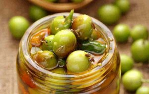 طرز تهیه ترشی گوجهسبز؛ طعمی جدید و جذاب طرز تهیه ترشی گوجهسبز؛ طعمی جدید و جذاب