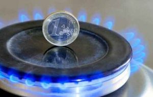 قرقیزستان خواستار کاهش قیمت گاز روسیه شد قرقیزستان خواستار کاهش قیمت گاز روسیه شد