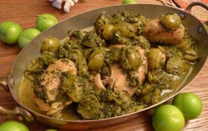 طرز تهیه خورشت گوجه‌سبز؛ از این غذا غافل نشوید