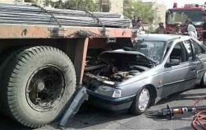 تصادف پژو با کامیون در ایلام ۲ قربانی گرفت تصادف پژو با کامیون در ایلام ۲ قربانی گرفت