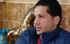 استقلالیها سالهاست به من اهانت و پرسپولیسیها تشویقم میکنند استقلالیها سالهاست به من اهانت و پرسپولیسیها تشویقم میکنند