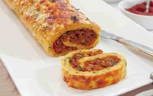 طرز تهیه رولت سیب‌زمینی؛ غذای جدید درست کنید!
