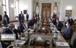 ظریف: روابط ایران و چین مستحکم‌تر می‌شود