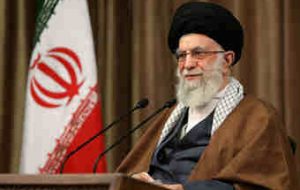 حرکت تولیدی در کشور باید ادامه پیدا کند