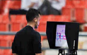 VAR از مرحله یک‌چهارم لیگ قهرمانان به کمک داوران می‌آید