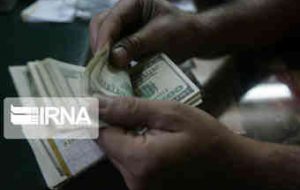 عقبنشینی گام به گام قیمتها در بازار ارز عقبنشینی گام به گام قیمتها در بازار ارز