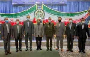 پیشکسوتان آزادسازی خرمشهر نشان فداکاری دریافت کردند