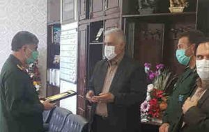 تقدیر فرمانده سپاه حضرت امیر المومنین(ع) استان ایلام، سردار شاکرمی، از مدیر عامل شرکت پتروشیمی ایلام تقدیر فرمانده سپاه حضرت امیر المومنین(ع) استان ایلام، سردار شاکرمی، از مدیر عامل شرکت پتروشیمی ایلام