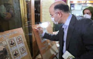 روی خط پایتخت؛ تمبر اختصاصی شهدای سلامت به کادر پزشکی اهدا شد