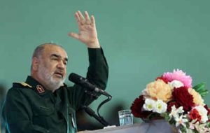 سردار سلامی: صنایع دفاعی نیروی پیشران صنعت و فناوری کشورها است