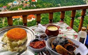 گردشگر خوراک برای تجربه طعم و آشنایی با فرهنگ و آیین غذا سفر می­‌کند