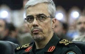 قدردانی سرلشکر باقری از مجاهدتهای آیت‌الله جنتی