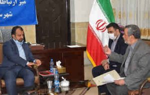  وزیر امور اقتصادی و دارایی پای درد دل های مردم بهاباد نشست
