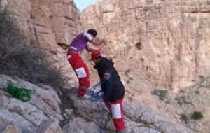 نجات مرد ۵۷ ساله گرفتار در ارتفاعات تنگه تاپو دهلران نجات مرد ۵۷ ساله گرفتار در ارتفاعات تنگه تاپو دهلران