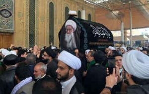 پیکر آیت الله صافی گلپایگانی در کربلا تشییع شد پیکر آیت الله صافی گلپایگانی در کربلا تشییع شد