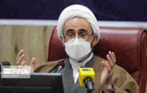 امام جمعه ایلام: ادارات برای ایجاد فضاهای اقامه نماز اهتمام داشته باشند