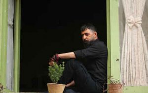 مخاطب «خوشنام» رودست میخورد مخاطب «خوشنام» رودست میخورد