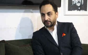جادوگر «عصر جدید» چگونه ذهن‌ها را می‌خواند؟/ کار من ربطی به ماوراء ندارد