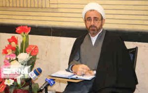 امام جمعه ایلام: معلمان خط مقدم مقابله با شبیخون فرهنگی دشمن هستند