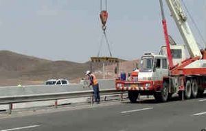 نصب ۶۳ کیلومتر حفاظ بتنی در مسیر ایلام به مهران نصب ۶۳ کیلومتر حفاظ بتنی در مسیر ایلام به مهران