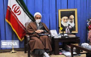 امام جمعه ایلام: دشمن در تلاش برای فاصله اندازی بین جوانان و اهل بیت (ع) است امام جمعه ایلام: دشمن در تلاش برای فاصله اندازی بین جوانان و اهل بیت (ع) است