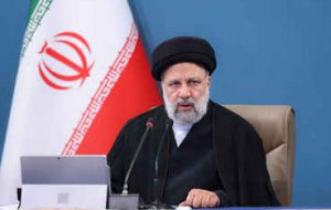 هزینه‌های دستگاههای دولتی کاهش و درآمدها افزایش یابد