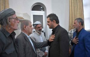استاندار کردستان با خانواده “مهسا امینی” دیدار و ابراز همدردی کرد استاندار کردستان با خانواده “مهسا امینی” دیدار و ابراز همدردی کرد