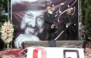 پیکر امین تارخ در بهشتزهرا آرام گرفت/ شجاعنوری: تارخ هر زمانی که میرفت زود بود پیکر امین تارخ در بهشتزهرا آرام گرفت/ شجاعنوری: تارخ هر زمانی که میرفت زود بود