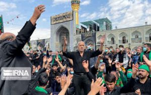ایران سوگوار عالم آل محمد/ بارگاه نورانی رضوی و غم غروب خورشید