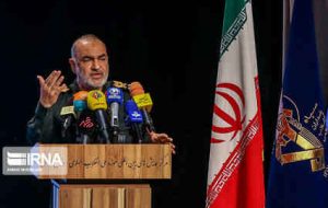 مدارا با مردم و قاطعیت برخورد با برهمزنندگان امنیت از ویژگیهای پلیس مردمی است مدارا با مردم و قاطعیت برخورد با برهمزنندگان امنیت از ویژگیهای پلیس مردمی است