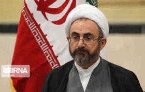 امام جمعه ایلام:قهرمانان واقعی را به جوانان معرفی کنیم