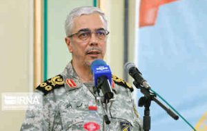 تقدیر رئیس ستاد کل نیروهای مسلح از استاندار ایلام تقدیر رئیس ستاد کل نیروهای مسلح از استاندار ایلام