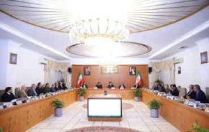 آیت‌الله رئیسی: حقوق کارکنان دولت براساس میزان بهره‌وری پرداخت شود