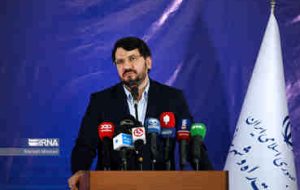 وزیر راه و شهرسازی: ارتقای حمل و نقل ریلی مصرف سوخت را ۷ برابر کاهش میدهد وزیر راه و شهرسازی: ارتقای حمل و نقل ریلی مصرف سوخت را ۷ برابر کاهش میدهد