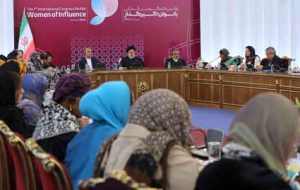 رئیس‌جمهور: نگاه متحجرانه و ابزاری به زن هردو محکوم به شکست و مردود است