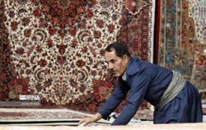 زیان تعهد ارزی بر پیکره صنعت فرش دستباف ایران/ تلاش برای سه ساله کردن فرصت رفع تعهد ارزی زیان تعهد ارزی بر پیکره صنعت فرش دستباف ایران/ تلاش برای سه ساله کردن فرصت رفع تعهد ارزی