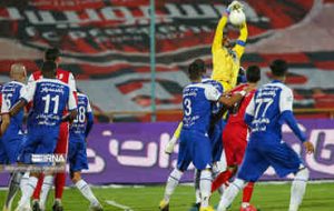 عدم نصب تجهیزات VAR در آزادی، امتیاز میزبانی را از استقلال و پرسپولیس میگیرد عدم نصب تجهیزات VAR در آزادی، امتیاز میزبانی را از استقلال و پرسپولیس میگیرد