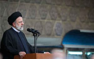 واحدهای مسکونی شهر پرند با حضور رئیسجمهور به خریداران تحویل شد واحدهای مسکونی شهر پرند با حضور رئیسجمهور به خریداران تحویل شد