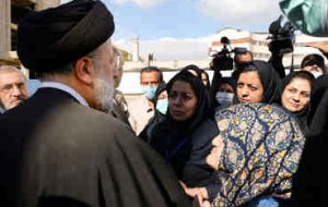 آیت الله رئیسی : برای تکمیل واحدهای باقی مانده مسکن کار شبانه روزی ادامه دارد