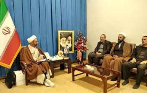 امام جمعه ایلام: توجه هنرمندان در توسعه فرهنگی و هنری فرهنگ غالب استان باشد