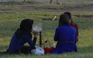 آسیبهایی که قلیان به سلامت زنان میزند آسیبهایی که قلیان به سلامت زنان میزند