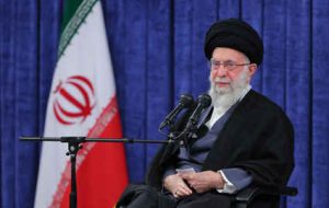 مبارزه با فساد در رأس توصیه‌های اقتصادی است/لزوم افزایش تحرک وابتکار در سیاست خارجی
