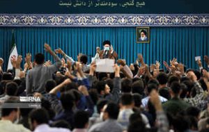 روایت ایرنا از حاشیههای دیدار دانشجویان با رهبر معظم انقلاب؛ دیدار دانشجویی با چاشنی جشن تولد! / تریبون آزاد نقد دانشجویی در حسینیه امام خمینی (ره) روایت ایرنا از حاشیههای دیدار دانشجویان با رهبر معظم انقلاب؛ دیدار دانشجویی با چاشنی جشن تولد! / تریبون آزاد نقد دانشجویی در حسینیه امام خمینی (ره)