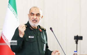سردار سلامی: عقب‌نشینی دشمنان از سرزمین‌های اسلامی نتیجه مقاومت است