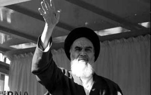 امام خمینی(ره) با سادهزیستی به نماد رهبر مردمی در جهان تبدیل شد امام خمینی(ره) با سادهزیستی به نماد رهبر مردمی در جهان تبدیل شد