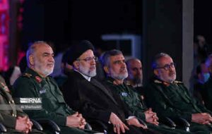 موشک هایپرسونیک «فتاح» رونمایی شد موشک هایپرسونیک «فتاح» رونمایی شد